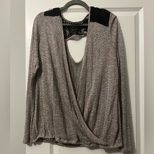 Beuatiful wrap front top with lace detail and cutout size XXL Maurice’s